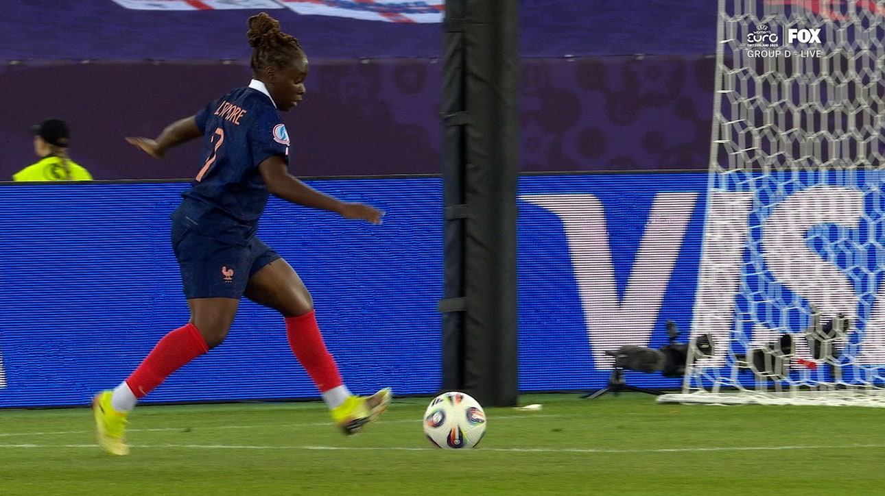 Marie-Antoinette Katoto & Sandy Baltimore score in quick succession, giving France 2-0 lead over England