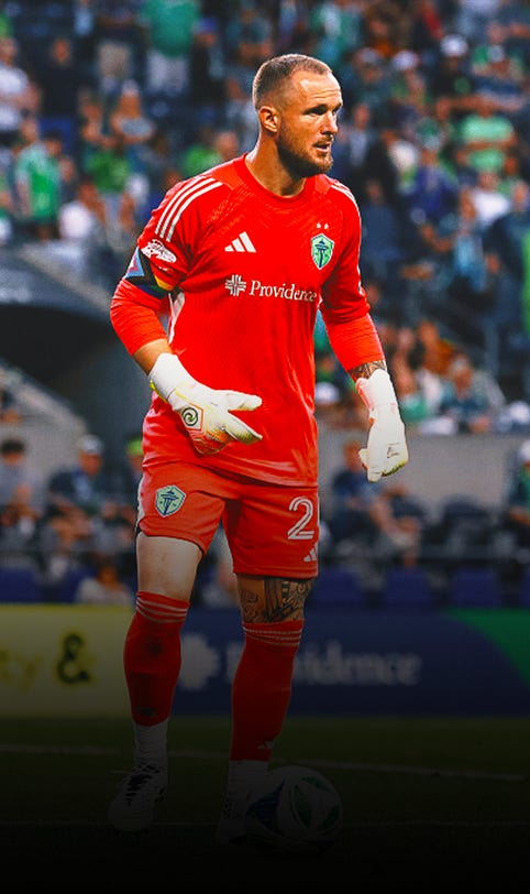 Seattle Sounders' Stefan Frei Taken Off by Ambulance After On-Field Collision