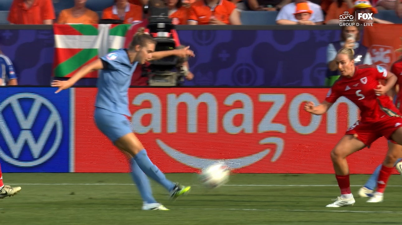 Vivianne Miedema scores from outside the box, giving Netherlands 1-0 lead over Wales